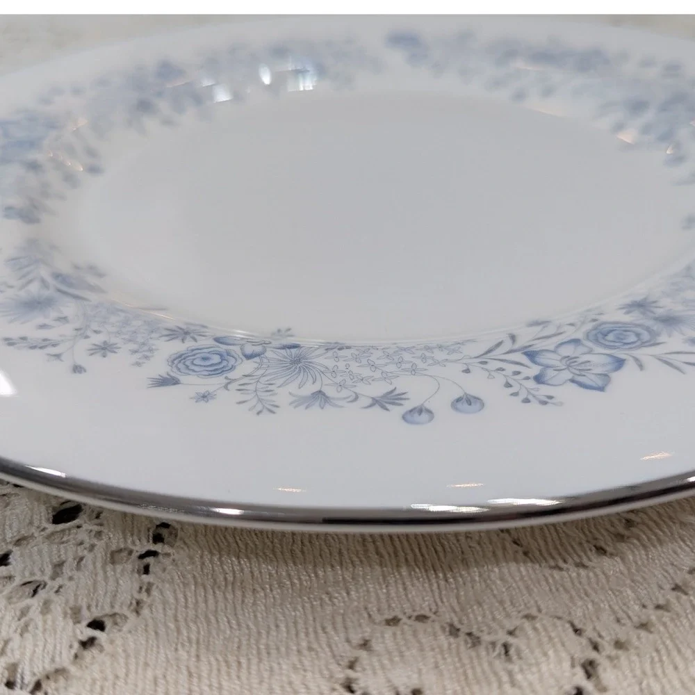 Vintage Dinner Plate Wedgwood 10.75